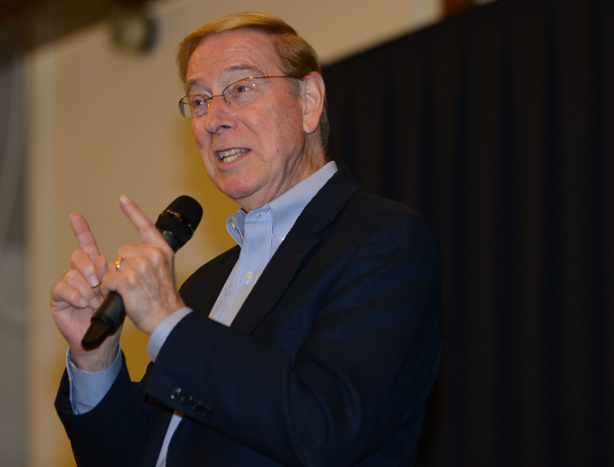 Gary Chapman, marriage counselor and author of “The 5 Love Languages” book series, speaks to Kaiserslautern Military Community couples during a marriage seminar at Ramstein Air Base, Germany, Aug. 6, 2016. Chapman has hosted marriage seminars at various U.S. military installations in the past. (U.S. Air Force photo/ Airman 1st Class Joshua Magbanua)
