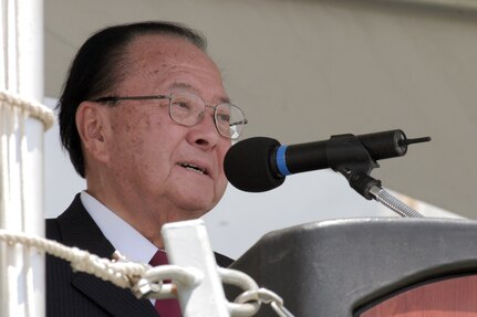 040918-N-3228G-024
PEARL HARBOR, Hawaii (Sept. 19, 2004)
U. S. Senator Daniel K. Inouye (D-HI) speaks at the Arleigh Burke-class guided-missile destroyer USS Chung-Hoon (DDG 93) commissioning ceremony in Pearl Harbor. The ship is named in honor of Rear Adm. Gordon Paie'a Chung-Hoon, who was born and raised in Hawaii and awarded the Navy Cross and Silver Star for gallantry as Commanding Officer of USS Sigsbee during the Battle of Okinawa. Chung-Hoon was also assigned to USS Arizona during the Dec. 7, 1941 attack on Pearl Harbor. Chung-Hoon is the 43rd ship of 62 Arleigh Burke-class destroyers.
U.S. Navy photo (RELEASED)
