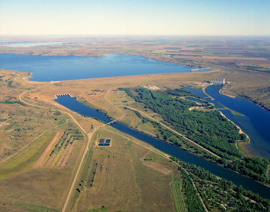 oahe dam tours pierre sd