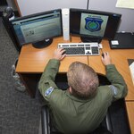 Master Sgt. Jay Simmons, Air Education and Training Command special missions standardization and evaluations superintendent, navigates through a course on Blackboard at Joint Base San Antonio-Randolph Aug. 10, 2016. Blackboard, a commercial, off-the-shelf, education and training learning content delivery management service, resides under the umbrella of the Enterprise Blended Learning Service to access courses hosted by Air Force organizations and agencies.