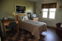 A room is pictured inside of the Grace Home Veterans Center Aug. 13, 2016, in Great Falls, Mont. Grace Home is a 10 bedroom transitional living center for homeless male veterans in North Central Montana to help them get the treatment they need in a variety of services to include mental health assistance, addiction recovery services and life coaching to combat issues including Post Traumatic Stress Disorder. (U.S. Air Force photo/Senior Airman Jaeda Tookes)