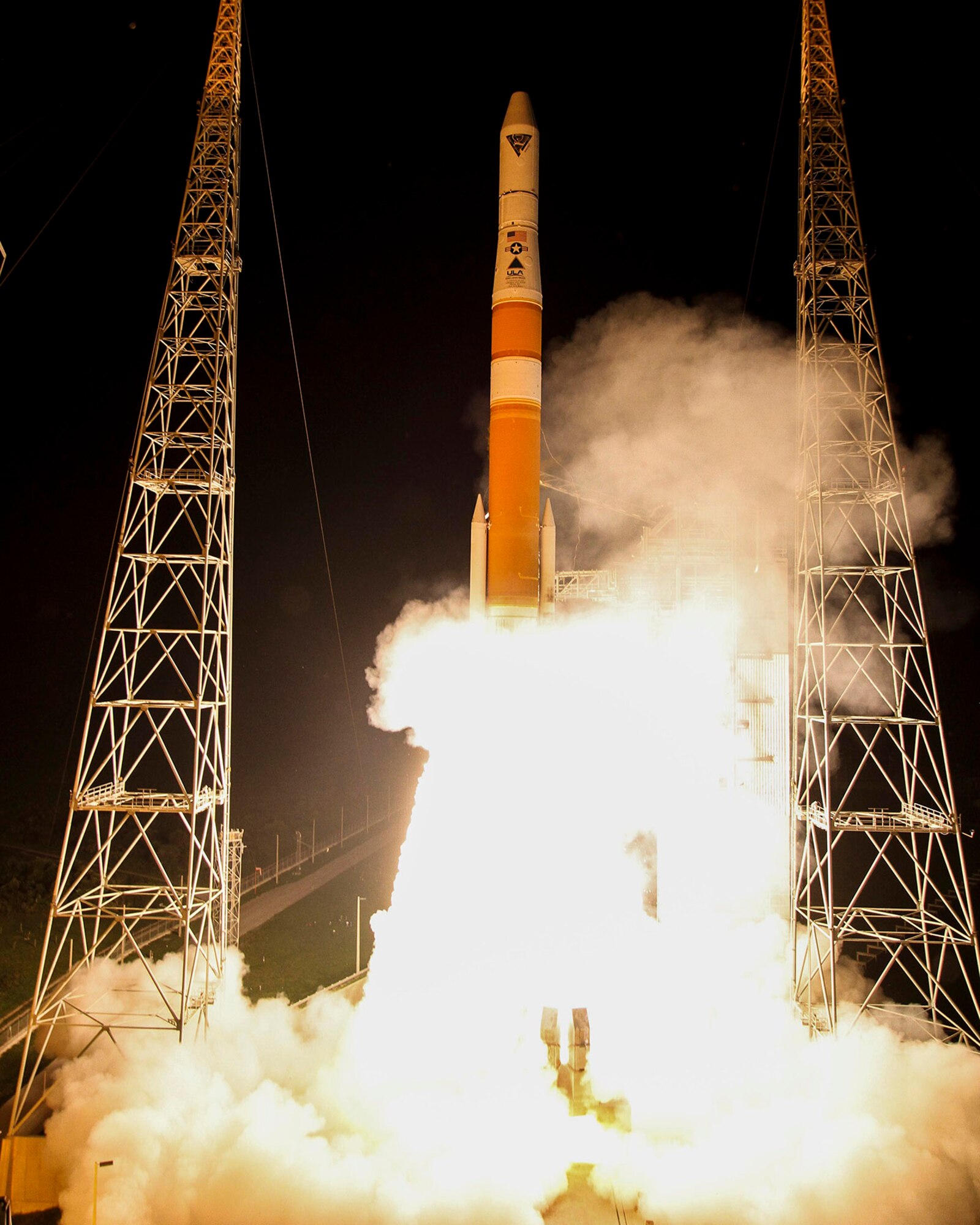 A Delta IV rocket carrying AFSPC-6 mission lifts off from Space Launch Complex-37 at 12:52 a.m. EDT, Aug. 19.(Photo by United Launch Alliance) 
