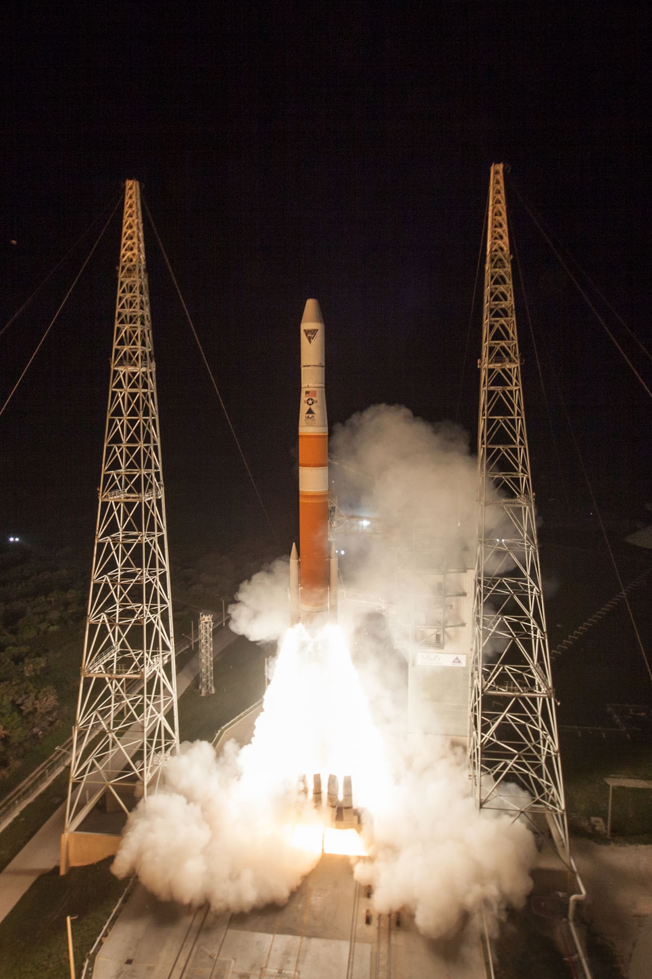 A Delta IV rocket carrying AFSPC-6 mission lifts off from Space Launch Complex-37 at 12:52 a.m. EDT, Aug. 19.(Photo by United Launch Alliance) 
