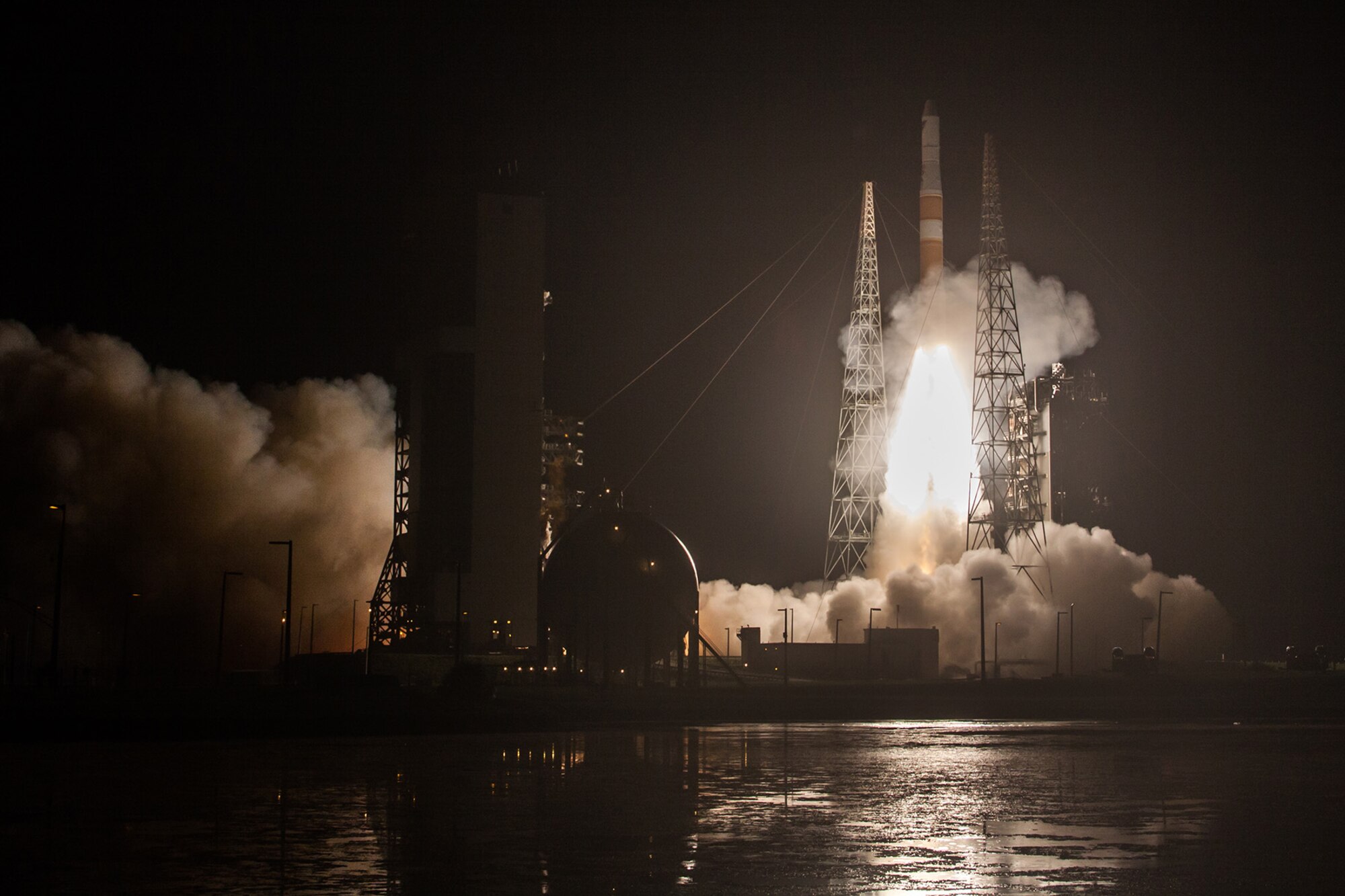 A Delta IV rocket carrying AFSPC-6 mission lifts off from Space Launch Complex-37 at 12:52 a.m. EDT, Aug. 19.(Photo by United Launch Alliance) 
