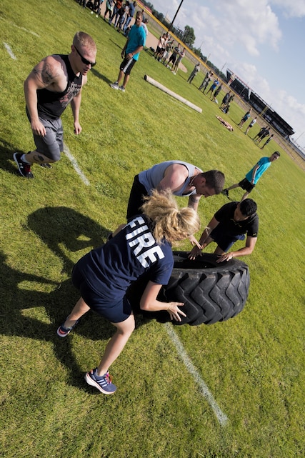 Frontiercade offers fun for Airmen and families > United States Marine ...