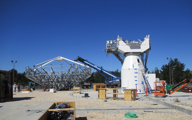 A construction company builds a Modernized Earth Terminal at the 21st Space Operations Squadron’s Ellison Onizuka Satellite Operations Facility, June 16, 2016. The new system will replace two 38-foot antennas, pedestals and associated equipment with two state-of-the-art antennas and communications equipment. This project is part of continued Air Force Satellite Control Network modernization efforts. (Courtesy photo)