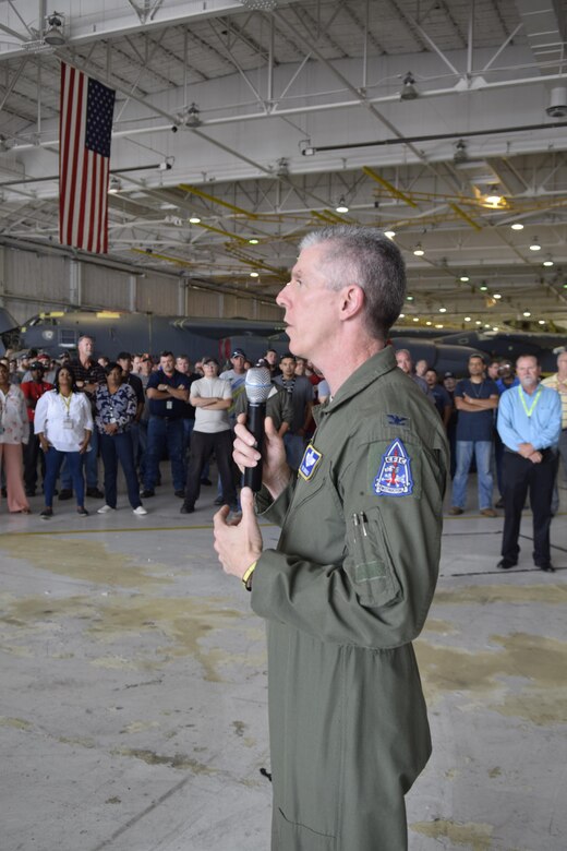 Col. Trey Morriss, 307th BW vice commander, speaks to a large crowd of craftsmen from the 565th Aircraft Maintenance Squadron, as he conveys his thanks for the work they do in maintaining the B-52H Stratofortress aircraft on Aug. 17, 2016, Tinker Air Force Base, Okla. Four members of the 307th BW visited Team Tinker to meet the workers who maintain the B-52H they fly and to say thank you to the workforce in a formal manner.  (U.S. Air Force photo/Greg L. Davis)
