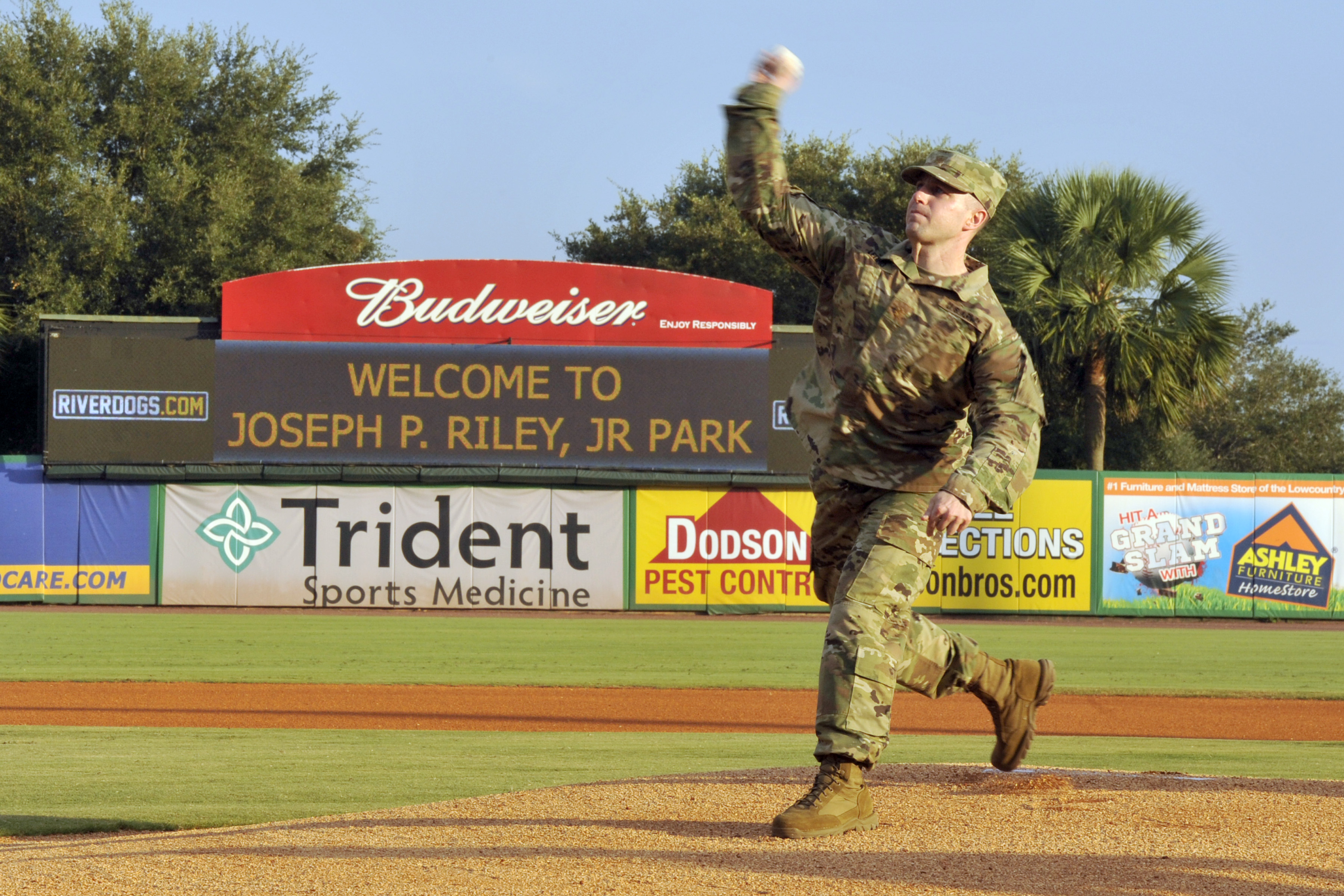 Commanders throw first pitch during RiverDogs game > Joint Base