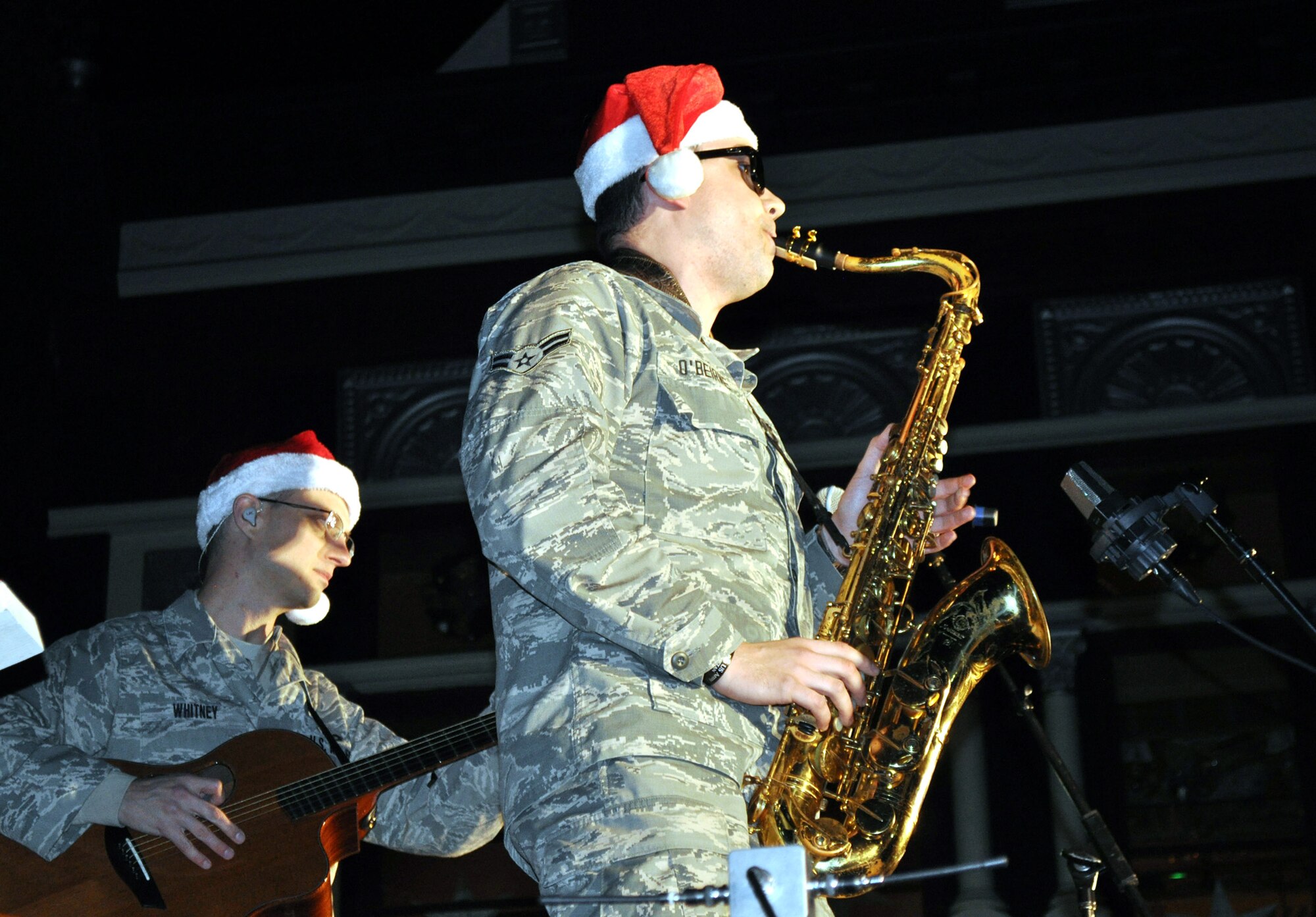 A long standing tradition brought together about 15,000 revelers for downtown Vacaville’s annual Merriment on Main celebration Nov. 29, and Team Travis was out in force to help celebrate the season. (U.S. Air Force photos, Ellen Hatfield/released)