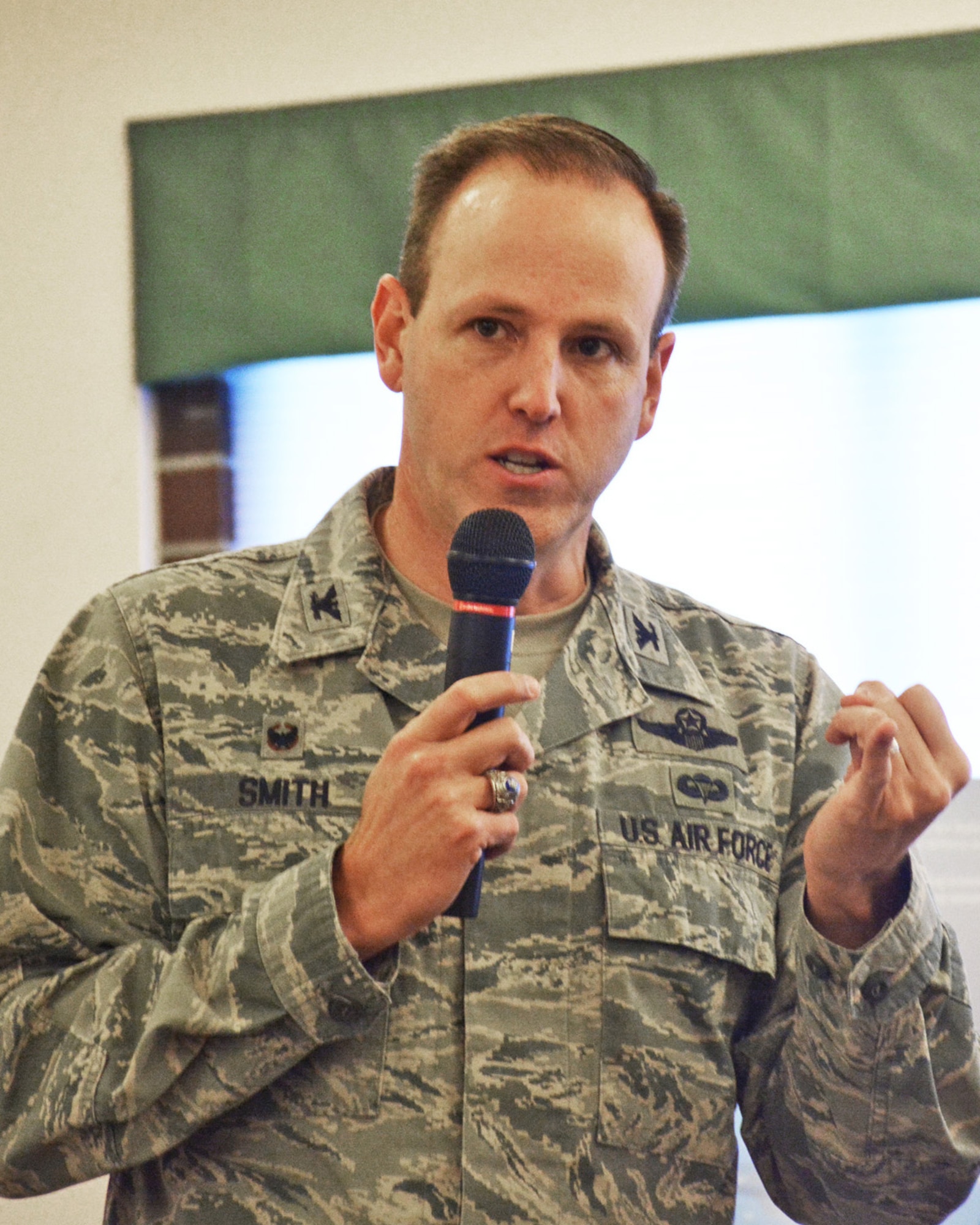 120th Airlift Commander Col. Lee Smith discusses the importance of awards and decorations during his fourth scheduled lunch and learn event for Airmen held in the 120th AW Dining Facility on the base in Great Falls, Mont. November 6, 2016. (U.S. Air National Guard photo by Senior Master Sgt. Eric Peterson)
