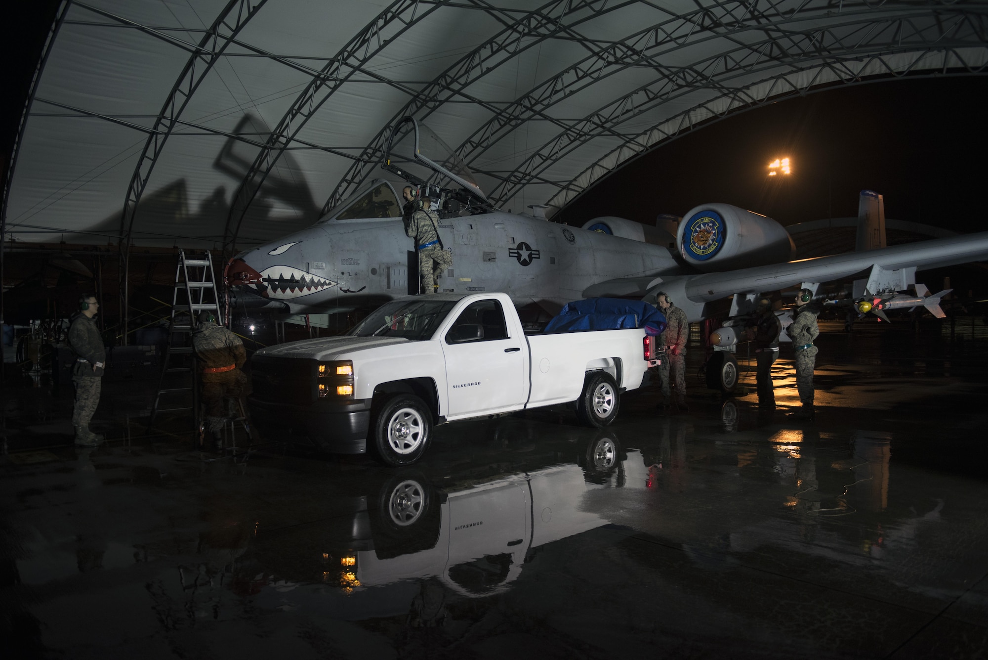 Airmen from Moody’s 74th Aircraft Maintenance Unit and the 16th Electronic Warfare Squadron from Eglin Air Force Base, Fla., test an A-10C Thunderbolt II’s threat detection system during Combat Shield, Dec. 5, 2016, at Moody Air Force Base, Ga. Annually, crews from Eglin conduct a weeklong evaluation of EW systems for more than 20 Air Force wings. (U.S. Air Force photo by Airman 1st Class Greg Nash)