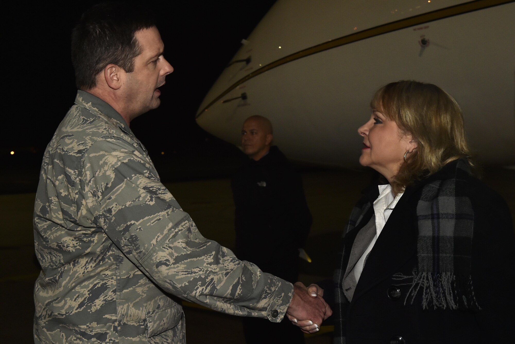U.S. Air Force Col. Martin Giacobbi, 86th Dental Squadron commander, welcomes Oklahoma Governor Mary Fallon to Ramstein Air Base Germany, Dec. 8, 2016. Fallon, along with the governors of Wisconsin and Nevada, visited Ramstein and Landstuhl Regional Medical Center, Germany, to interact with their respective constituents after traveling to the U.S. Air Forces Central Command area of responsibility. (U.S. Air Force photo by Senior Airman Jonathan Bass)