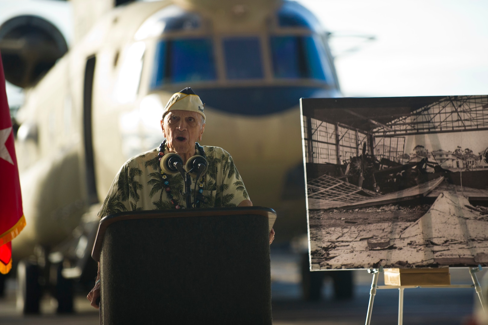 During a wreath-laying and tribute ceremony at Wheeler Army Airfield, Hawaii, Dec. 5, 2016, Pearl Harbor survivor Thomas Petso describes the Dec. 7, 1941, Japanese attack on the field. More than 30 men were killed and 50 injured at the airfield in the attack.