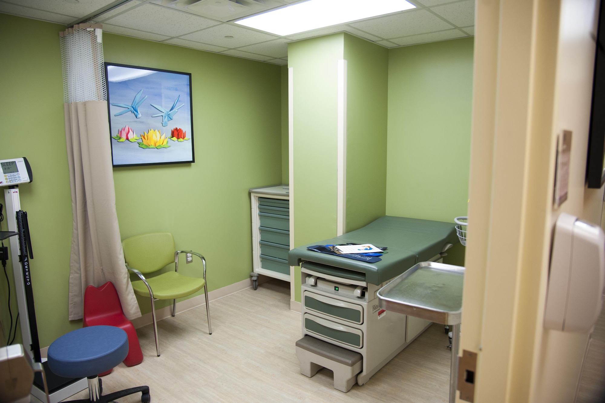A new exam room is showcased in the 51st Medical Group Phase One Hospital Expansion during a ribbon-cutting ceremony on Osan Air Base, Republic of Korea, Dec. 12, 2016.  In addition to new examinations rooms, phase one of the expansion included new clinics for family health, women’s health, pediatrics, and education and training. (U.S. Air Force photo by Staff Sgt. Jonathan Steffen)