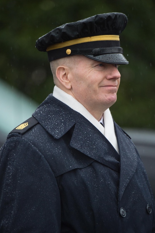 Army Command Sgt. Maj. John Wayne Troxell, senior enlisted advisor to the chairman of the Joint Chiefs of Staff, participates in Wreaths Across America at Arlington National Cemetery in Arlington, Va., Dec. 17, 2016. DoD photo by Army Sgt. James K. McCann