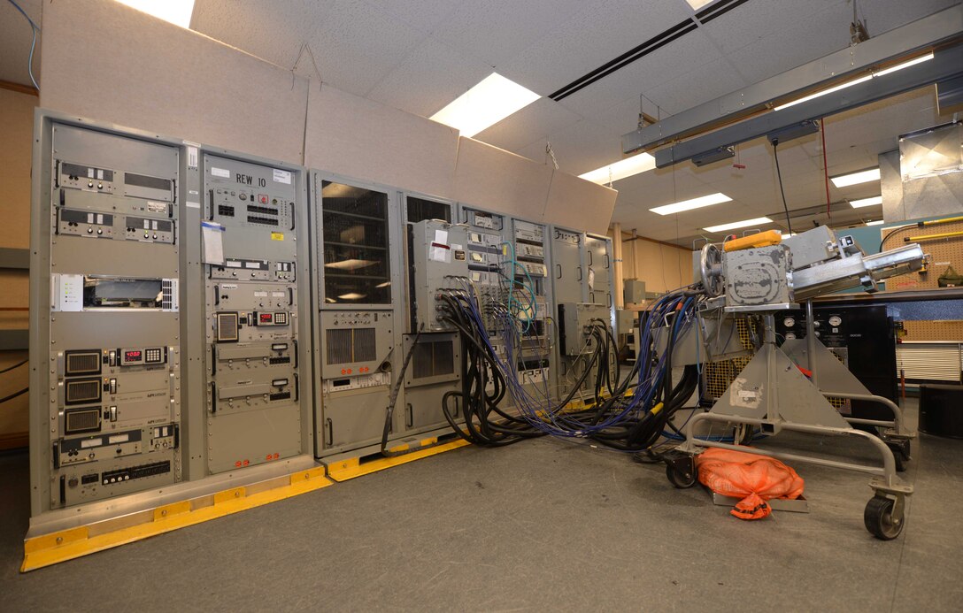 A Radar Electronic Warfare station from the late 1970’s sits in the avionics workstation at Ellsworth Air Force Base, S.D., Dec. 6, 2016. Though the old REW systems take upwards of a week to fix a single line replaceable unit, the wing will be receiving an Advanced Radar Electronic Warfare Test Station upgrade that will lower runtimes to mere hours. (U.S. Air Force photo by Airman 1st Class Donald C. Knechtel)