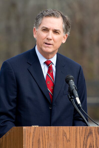 Arkansas Congressman French Hill, speaks to a crowd of hundreds during the Wreaths Across America Ceremony at the Arkansas State Veterans Cemetery in North Little Rock, Ark., Dec. 17, 2016. Arkansas Lt. Governor Tim Griffin also spoke at the ceremony, which brought people together for placing holiday wreaths at veterans’ headstones as a part of the Wreaths Across America Program. (U.S. Air Force photo by Master Sgt. Jeff Walston/Released)