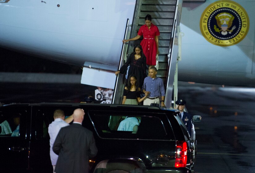 President Barack Obama, the First Lady and their two daughters arrive at Joint Base Pearl Harbor-Hickam, HI, Dec. 16, 2016. Their flight to Hawaii out of Joint Base Andrews, Md., supported by the 89th Airlift Wing, was their last on Air Force One for 2016. (Air Force photo by Master Sgt. Theanne Herrmann)