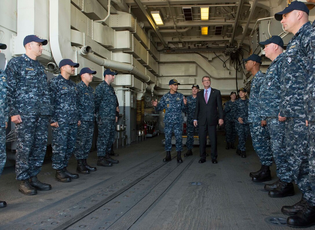 Defense Secretary Ash Carter meets with the crew of USS Spruance on Naval Base San Diego, Calif., Feb. 3, 2016. Carter is meeting this week with troops and members of the defense community to preview the proposed fiscal year 2017 defense budget. DoD photo by Navy Petty Officer 1st Class Tim D. Godbee
