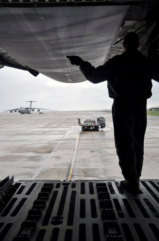 The 349th Aircraft Maintenance Squadron and the 312th Airlift Squadron partnered to launch an all-Reserve air and ground crew flight Jan. 23, 2016 from Travis Air Force Base, California to Alaska. (U.S. Air Force photos/Senior Airman Madelyn Brown)