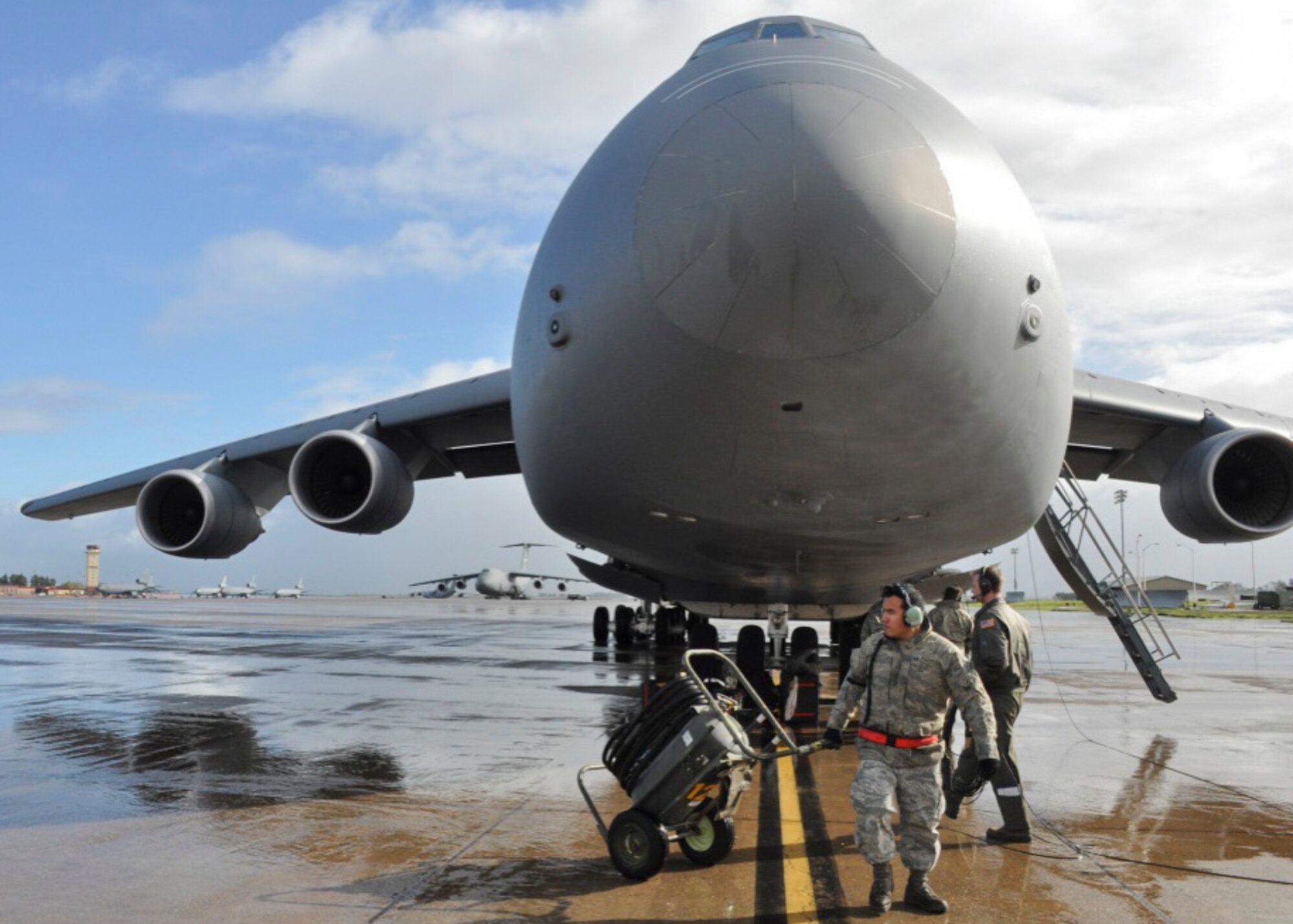 The 349th Aircraft Maintenance Squadron and the 312th Airlift Squadron partnered to launch an all-Reserve air and ground crew flight Jan. 23, 2016 from Travis Air Force Base, California to Alaska. (U.S. Air Force photos/Senior Airman Madelyn Brown)