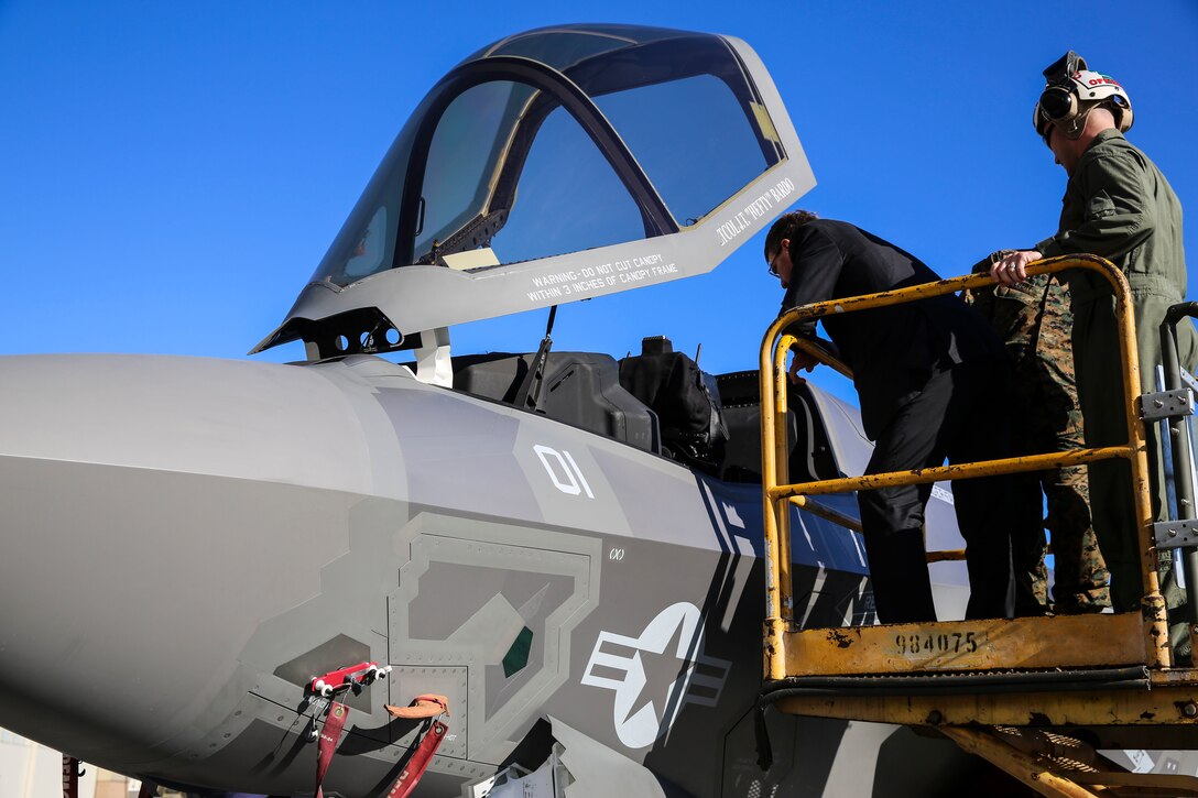Secretary of Defense Ashton Carter looks inside an F-35B Lightning II during his visit aboard Marine Corps Air Station Miramar, Calif., Feb. 3. During his time aboard station, he also conducted a troop talk and answered questions from Marines. (U.S. Marine Corps photo by Cpl. Alissa P. Schuning/Released)