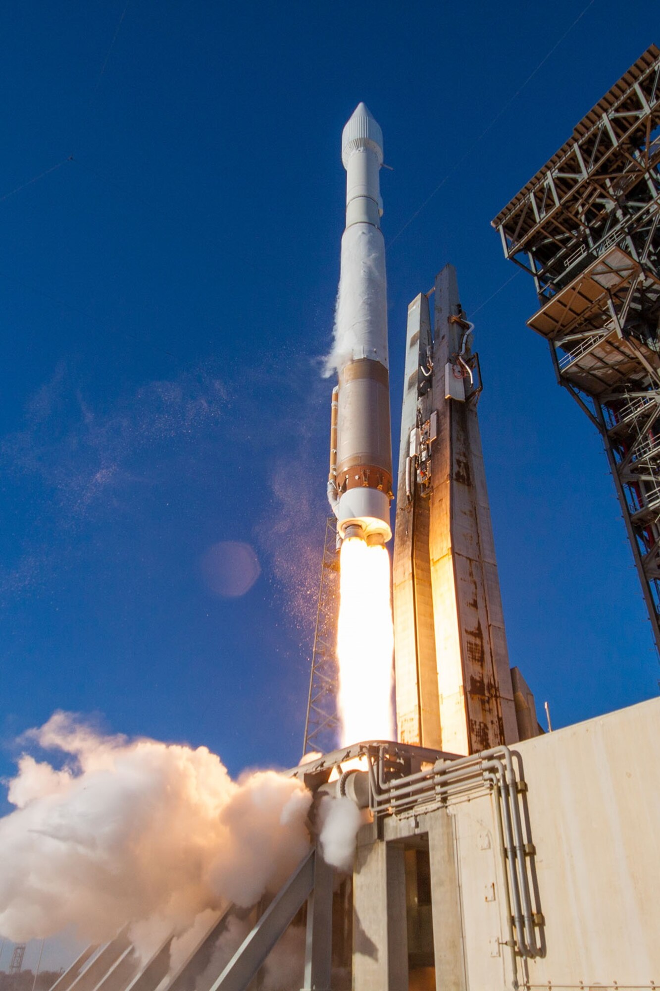 Cape Canaveral Air Force Station, Fla. (Feb. 5, 2016) – A United Launch Alliance (ULA) Atlas V rocket carrying the GPS IIF-12 mission lifted off from Space Launch Complex 41 at 8:38 a.m. EST / 5:38 a.m. PST (Courtesy photo: ULA)