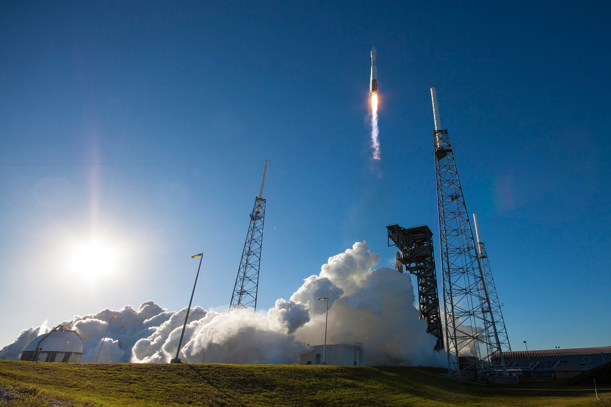 Cape Canaveral Air Force Station, Fla. (Feb. 5, 2016) – A United Launch Alliance (ULA) Atlas V rocket carrying the GPS IIF-12 mission lifted off from Space Launch Complex 41 at 8:38 a.m. EST / 5:38 a.m. PST (Courtesy photo: ULA)