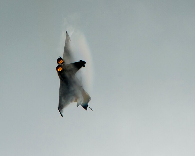 A French Air Force Rafale performs an aerial demonstration during the Singapore International Airshow, at Changi International Airport Singapore, Feb. 18, 2016. During the show, several nations came together to demonstrate their aerial capabilities and build stronger defense ties. (U.S. Air Force photo by Capt. Raymond Geoffroy/Released)