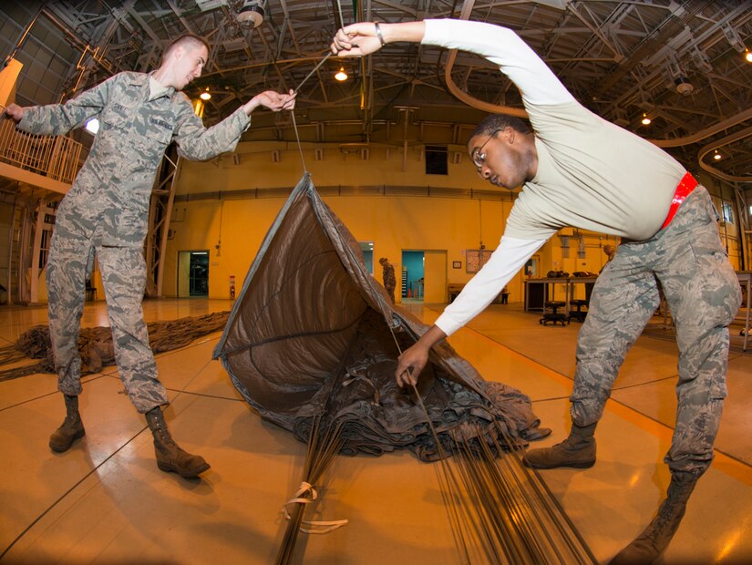 Lrs Putting In The Hours Behind Air Drop Yokota Air Base Article Display