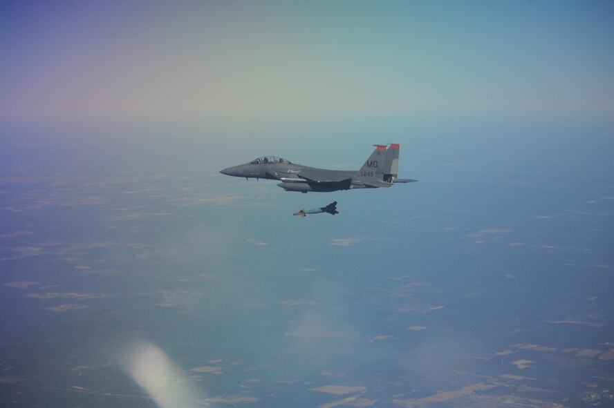 An F-15E Strike Eagle drops a laser guided bomb during the exercise Combat Archer and Hammer at Tyndall AFB, Florida. More than 200 hundred airmen from Mountain Home AFB attended this exercise. (Courtesy Photo)