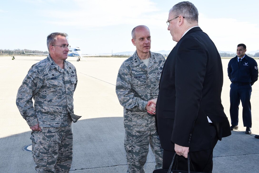 Deputy Defense Secretary Bob Work arrives on Vandenberg Air Force Base, Calif., Feb. 25, 2016. DoD photo by Army Sgt. 1st Class Clydell Kinchen