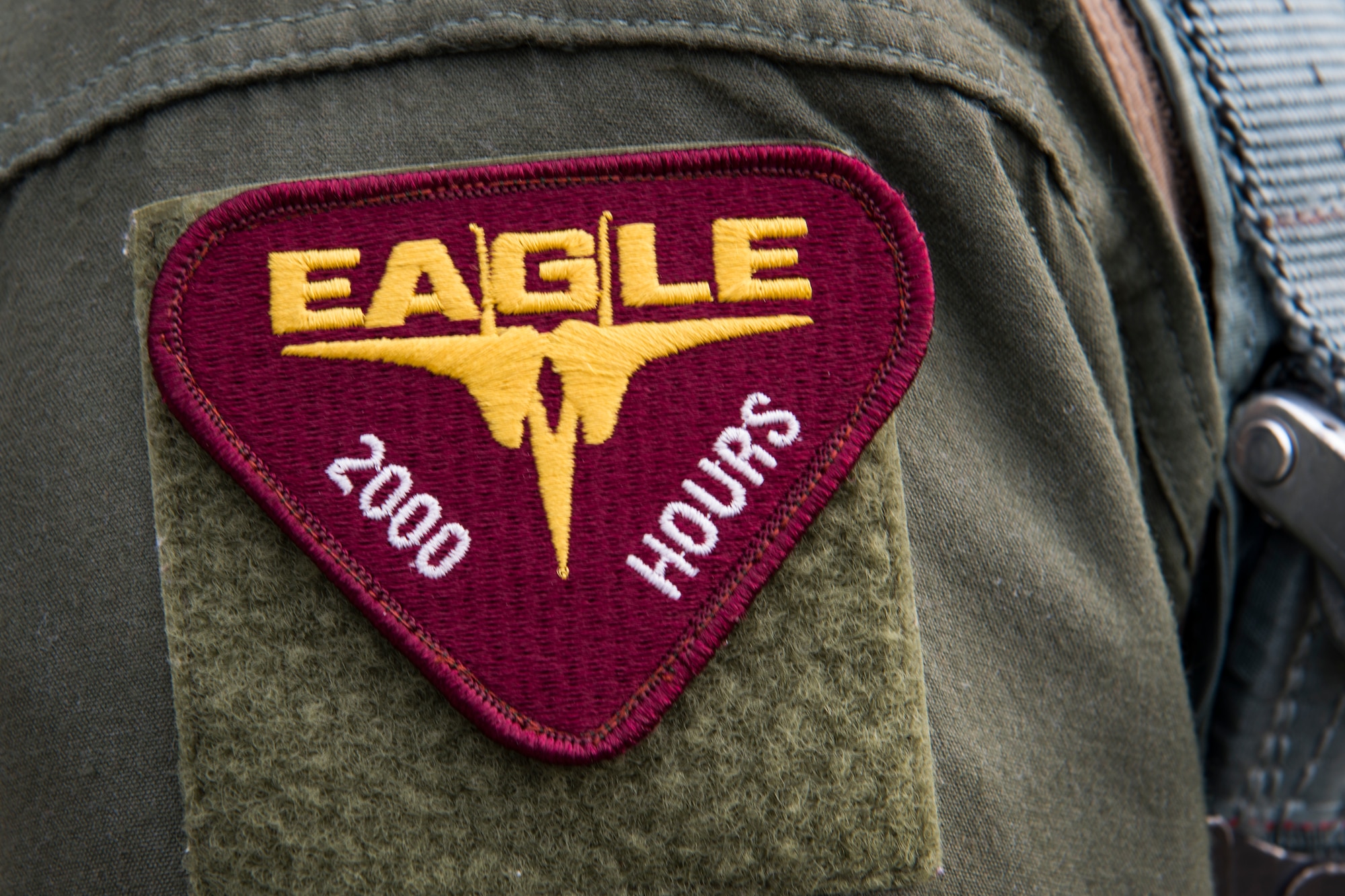 The 2,000-hour flying patch Lt. Col. John Stratton, 493rd Fighter Squadron commander, earned at Royal Air Force Lakenheath, England, Feb. 26, 2016. More than 30 friends, family members and fellow Airmen gathered to celebrate Stratton’s achievement. (U.S. Air Force photo/Airman 1st Class Erin R. Babis)