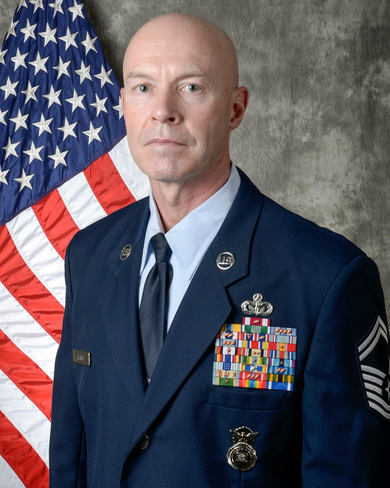 WRIGHT-PATTERSON AIR FORCE BASE, Ohio – Senior Master Sgt. Brian Algeo, 445th Security Forces Squadron operations superintendent, is the 2015 Air Force Sergeants Association Kittyhawk Chapter 751 Reserve Member of the Year. He was presented with this award at the AFSA annual awards banquet Jan. 23, 2016 for his outstanding contributions both on and off duty. (U.S. Air Force photo/Tech. Sgt. Patrick O’Reilly)