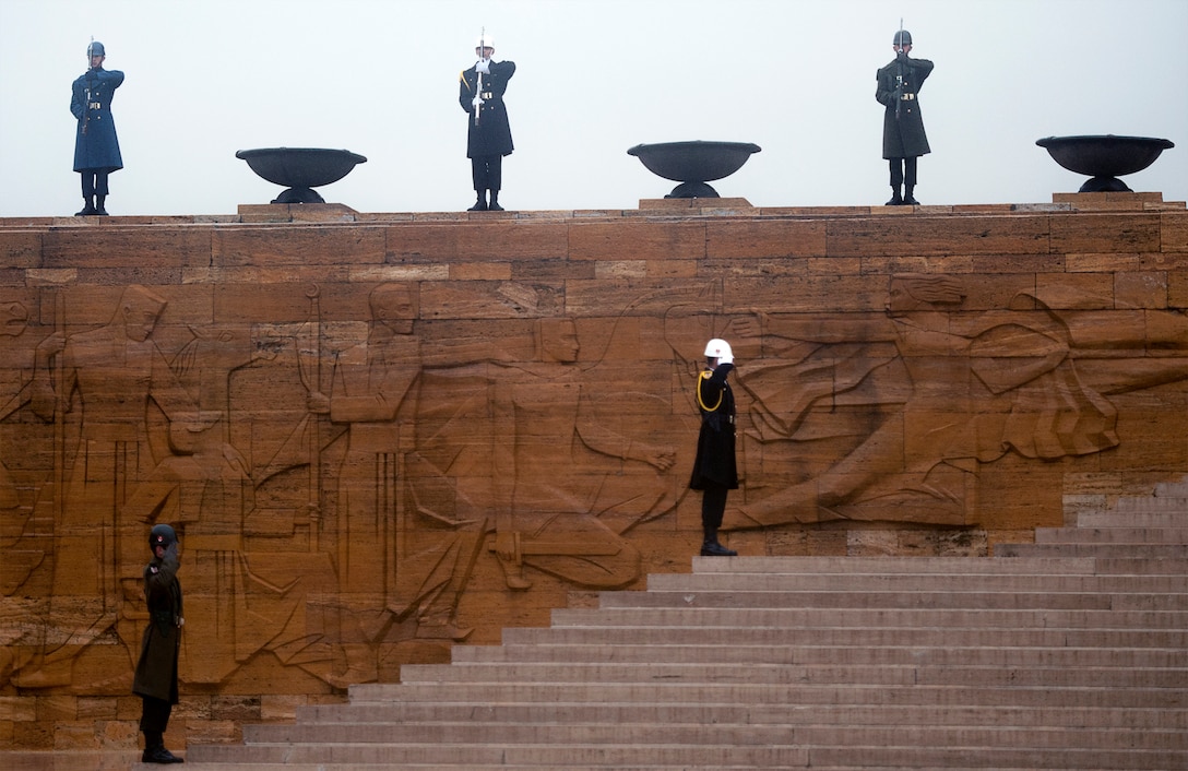 Turkish service members stand at attention during a wreath-laying ceremony at Anitkabir in Ankara, Turkey, Jan. 6, 2016. DoD photo by Navy Petty Officer 2nd Class Dominique A. Pineiro