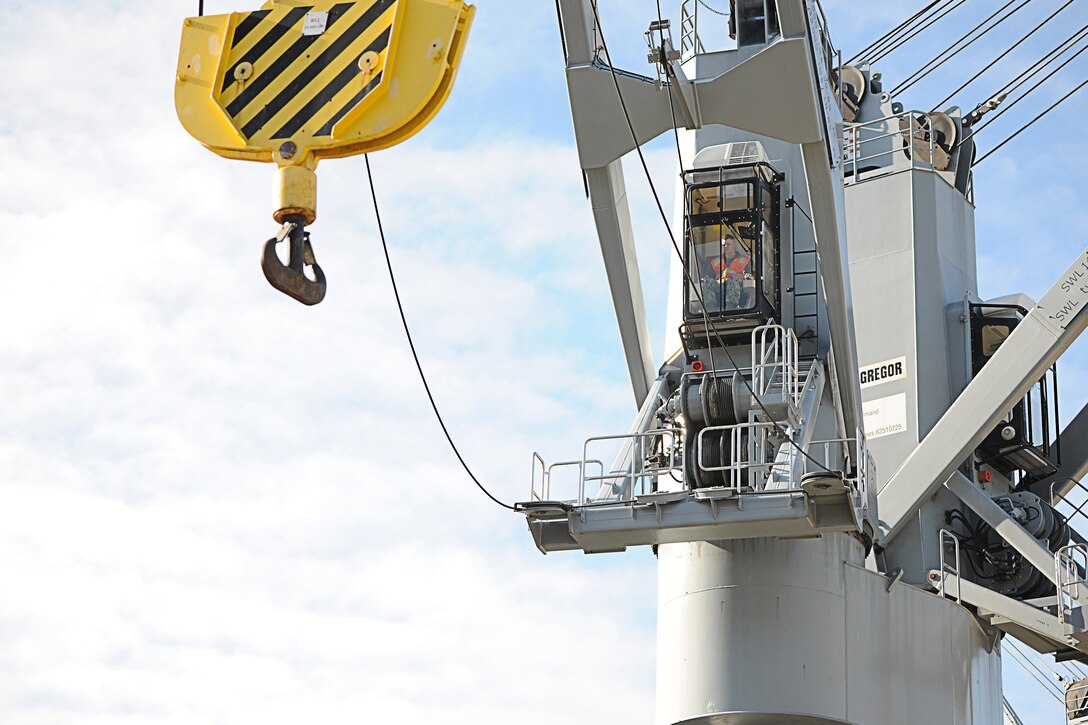 Sailors from Navy Cargo Handling Battalion 1 practice using a crane at a training simulator at Naval Weapon Station Yorktown in Williamsburg, Va., Jan. 6, 2016. Fifty-four active and reserve component sailors were conducting the training in preparation for departure to McMurdo Station, Antarctica, in support of the National Science Foundation. U.S. Navy photo by Petty Officer 2nd Class Benjamin Wooddy