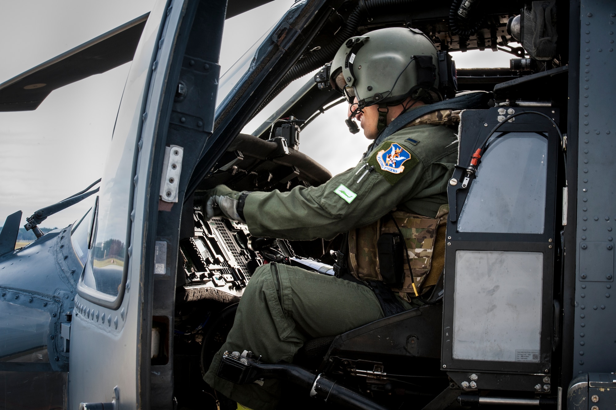 U.S. Air Force 1st Lt. Noah Smith, 41st Rescue Squadron pilot, prepares for take-off in an HH-60G Pave Hawk as part of a training mission, Jan. 6, 2016, at Moody Air Force Base, Ga. The 41st HMU conducts frequent aircraft launches to ensure the rescue mission-readiness of the 23d Wing. (U.S. Air Force photo by Airman 1st Class Lauren M. Johnson/Released)