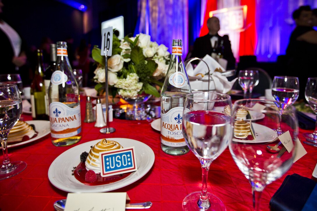 The 2015 United Service Organization (USO) Gala is held at the Walter E. Washington Convention Center, Washington, D.C., Oct. 20, 2015. The USO and estimated 1,000 guests gathered to recognize the Soldier, Marine, Sailor, Airman, Coast Guardsman, and National Guardsman of the year. (U.S. Marine Corps photo by Sgt. Gabriela Garcia/Released)