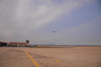 A U.S. Air Force B-52 Stratofortress from Andersen Air Force Base, Guam, conducted a low-level flight in the vicinity of Osan Air Base, South Korea, in response to recent provocative action by North Korea, Jan. 10, 2016. The B-52 was joined by a ROKAF F-15K Slam Eagle and a U.S. Air Force F-16 Fighting Falcon. The B-52 is a is a long-range, heavy bomber that can fly up to 50,000 feet and has the capability to carry 70,000 pounds of nuclear or precision guided conventional ordnance with worldwide precision navigation capability. (U.S. Air Force photo/Staff Sgt. Benjamin Sutton)