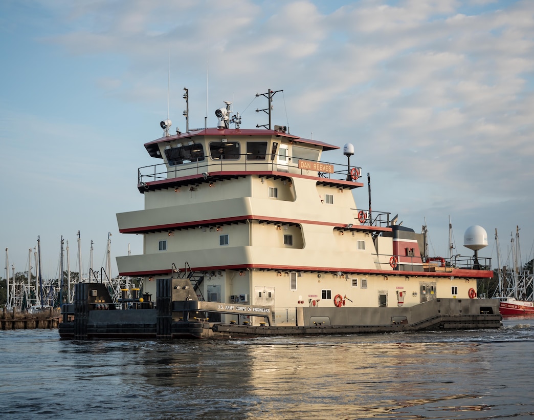 The M/V Dan Reeves was commissioned in January of 2016 for the USACE Little Rock District. The USACE Marine Design oversaw construction of the vessel. 
