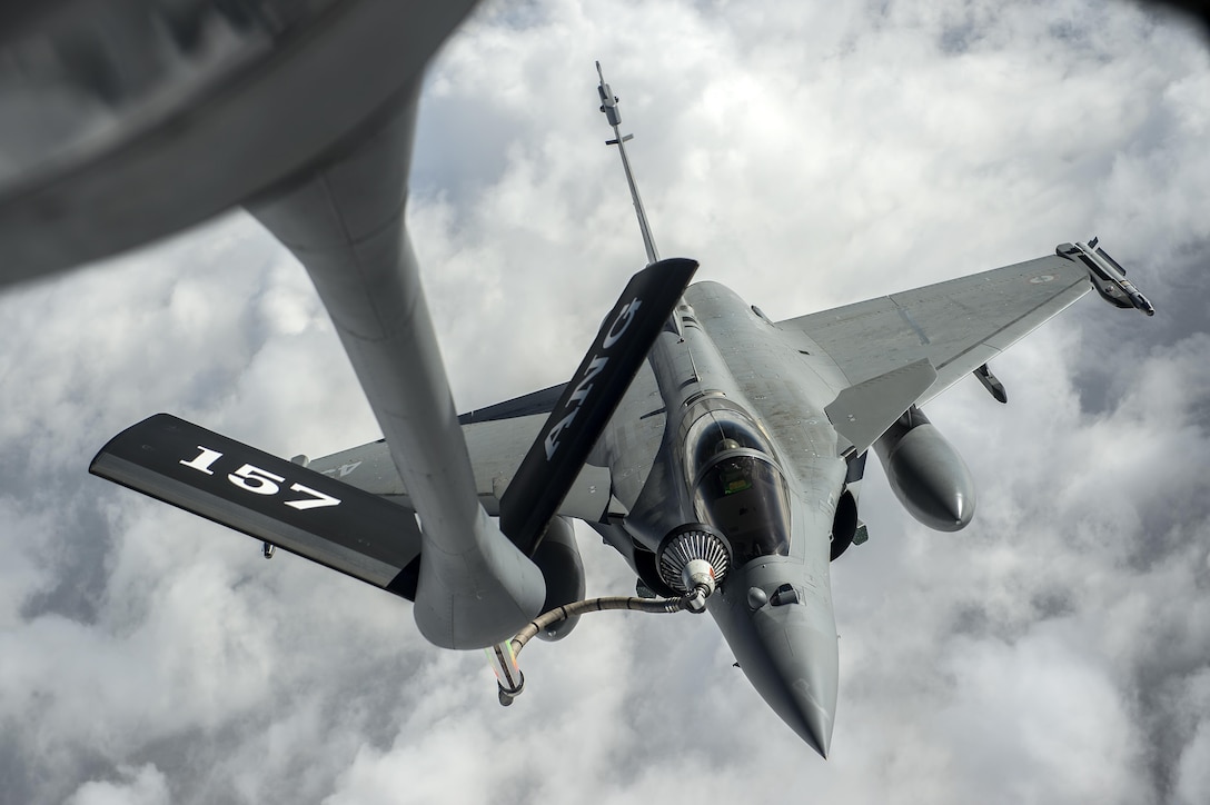 A U.S. Air Force KC-135 Stratotanker refuels a French F-2 Rafale over Iraq in support of Operation Inherent Resolve, Jan. 8, 2016. U.S. Air Force photo by Tech. Sgt. Nathan Lipscomb