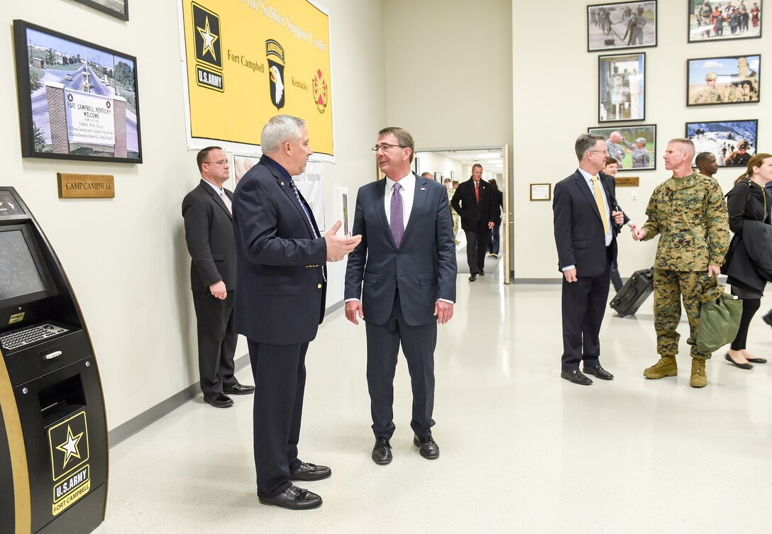 Defense Secretary Ash Carter visits the Soldier Readiness Processing and Family Assistance Center on Fort Campbell, Ky., Jan. 13, 2016. DoD photo by Army Sgt. 1st Class Clydell Kinchen