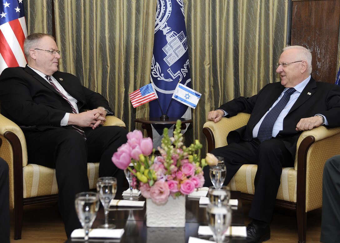 U.S. Deputy Defense Secretary Bob Work, left, meets with Israeli President Reuven Rivlin at the president's residence in Jerusalem, Jan. 14, 2016. DoD photo by David Azagury