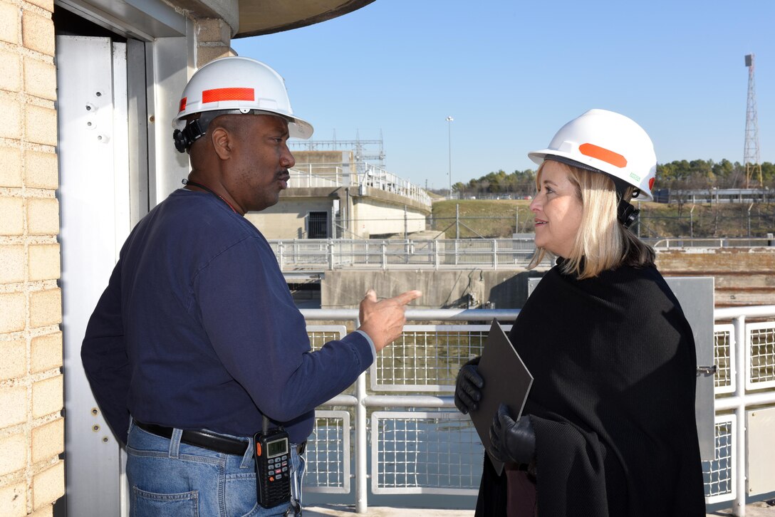 Lock Operator Johnny Barton briefs Nashville Mayor Megan Barry about how he helps commercial and recreational vessels navigate up and down the Cumberland River through Old Hickory Dam.  The mayor toured the dam and received a mission briefing Jan. 14, 2016.