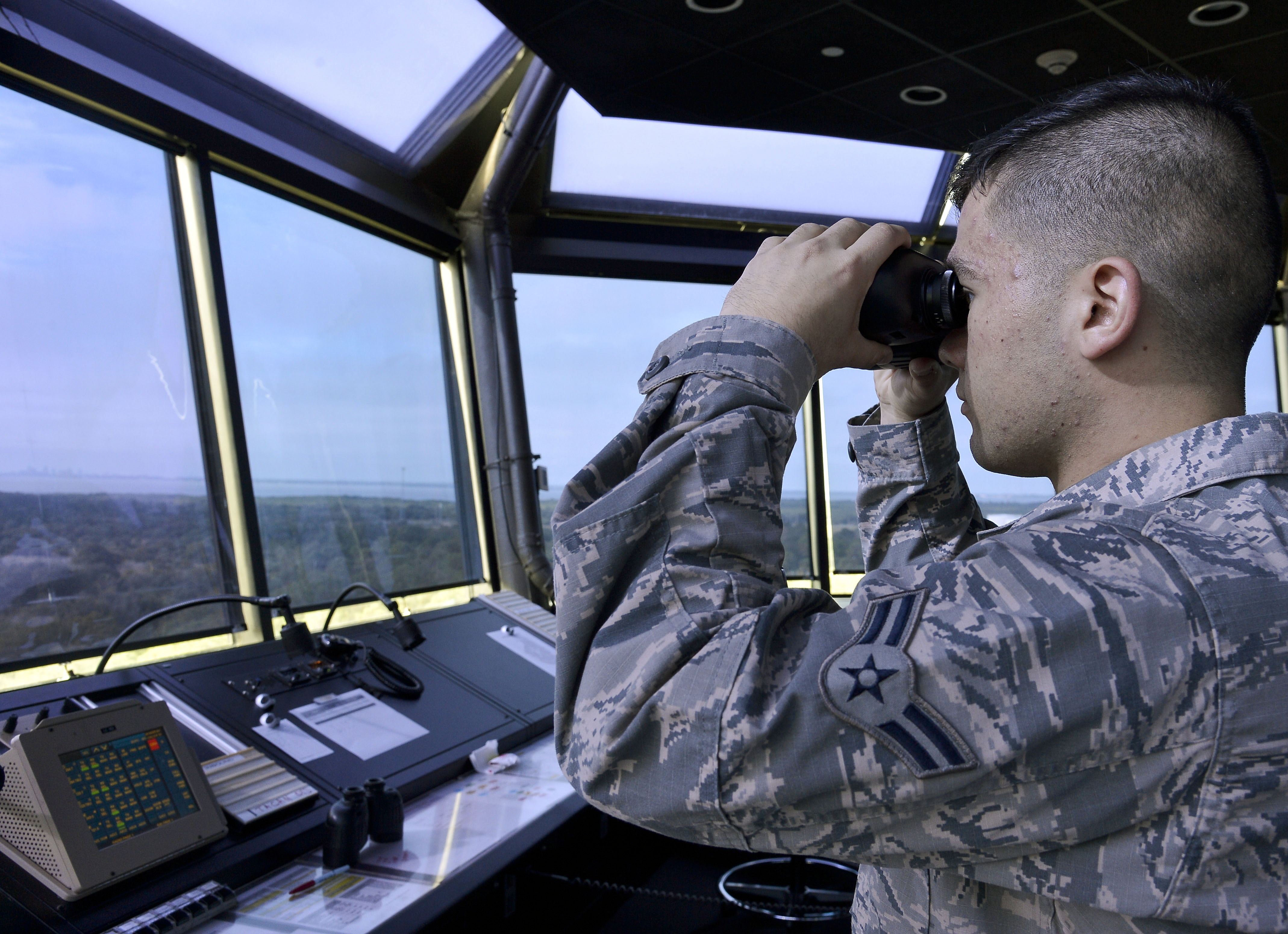 air-traffic-controllers-training-for-success-macdill-air-force-base-display
