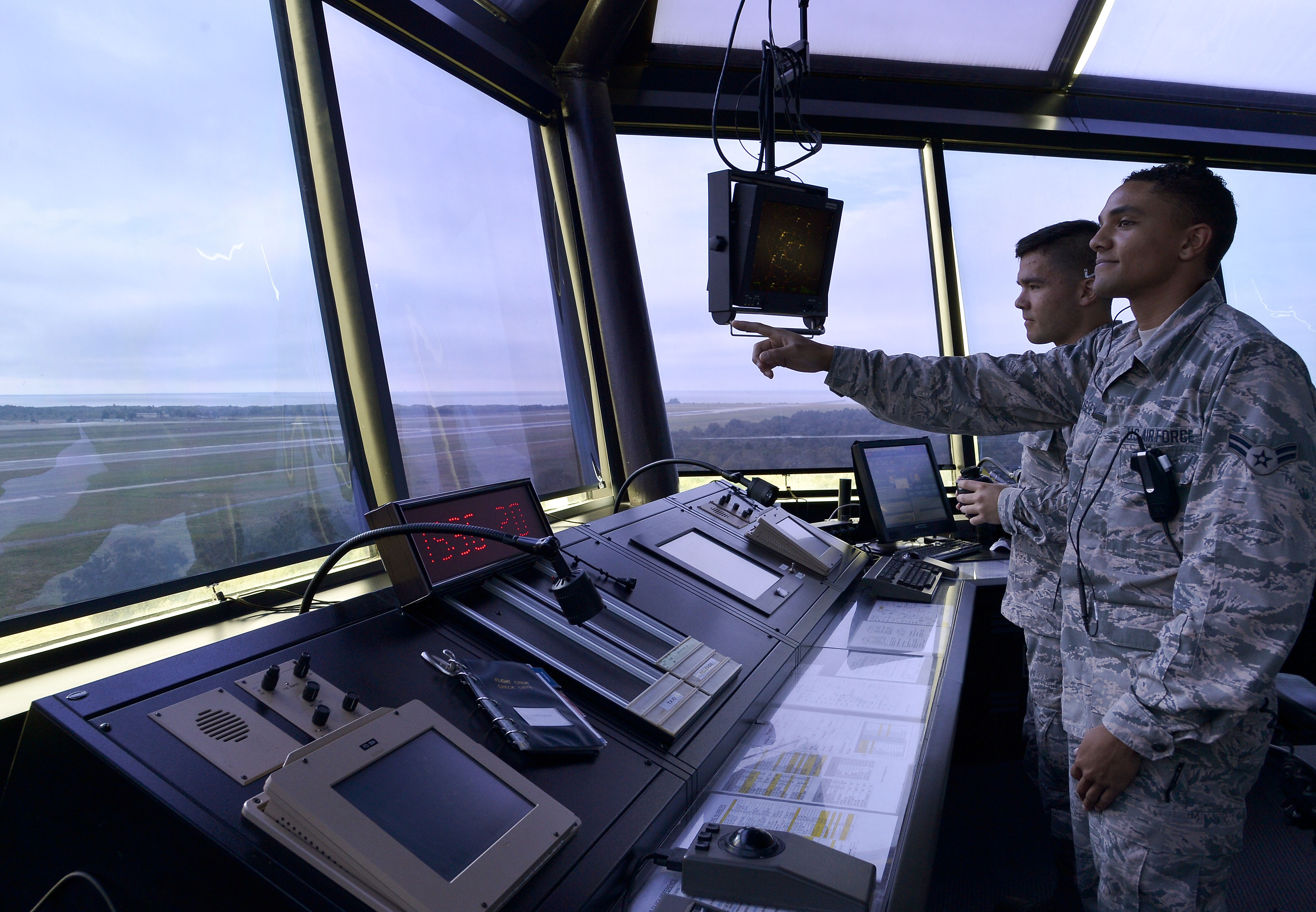 air-traffic-controllers-training-for-success-macdill-air-force-base-display