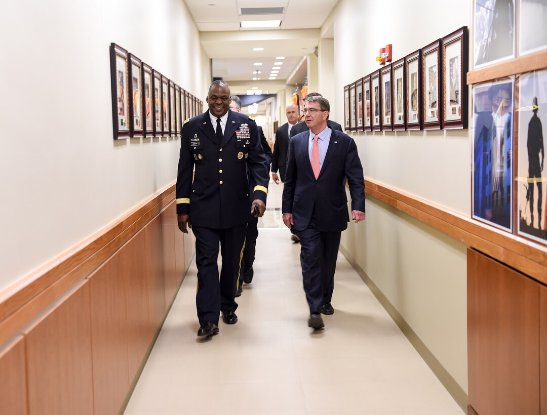Defense Secretary Ash Carter and Army Gen. Lloyd J. Austin III, commander of U.S. Central Command, tour  MacDill Air Force Base, Jan. 14, 2016. DoD photo by Army Sgt. 1st Class Clydell Kinchen