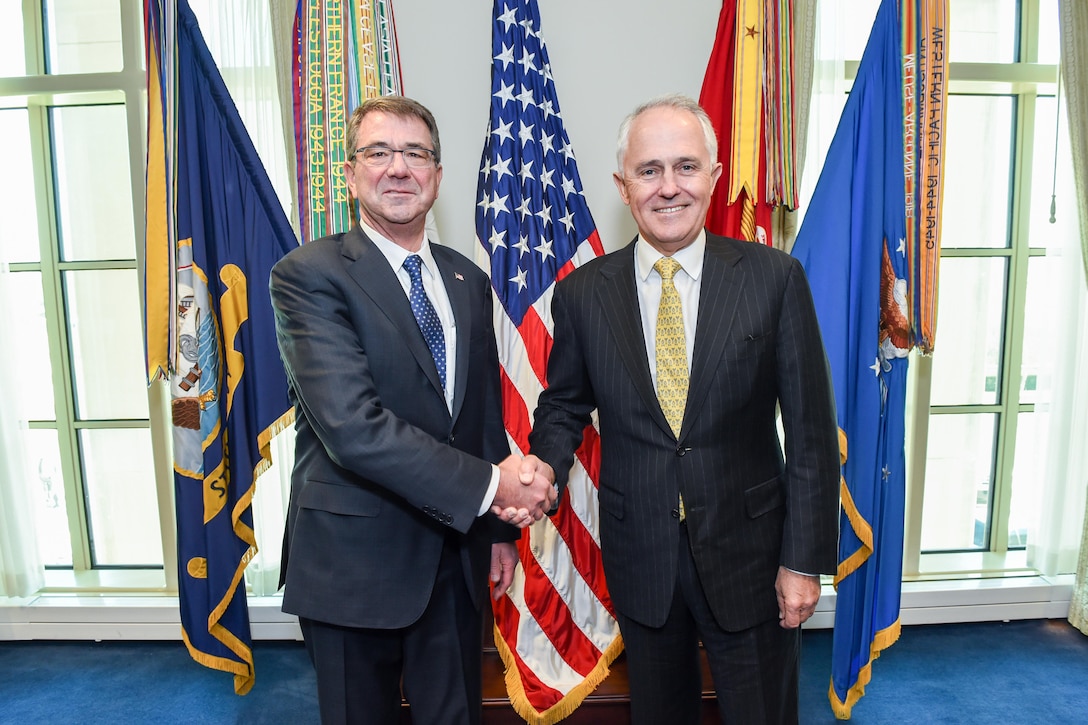 Defense Secretary Ash Carter and Australian Prime Minister Malcolm Turnbull pose for a photo together at the Pentagon, Jan. 18, 2016. DoD photo by Army Sgt. First Class Clydell Kinchen