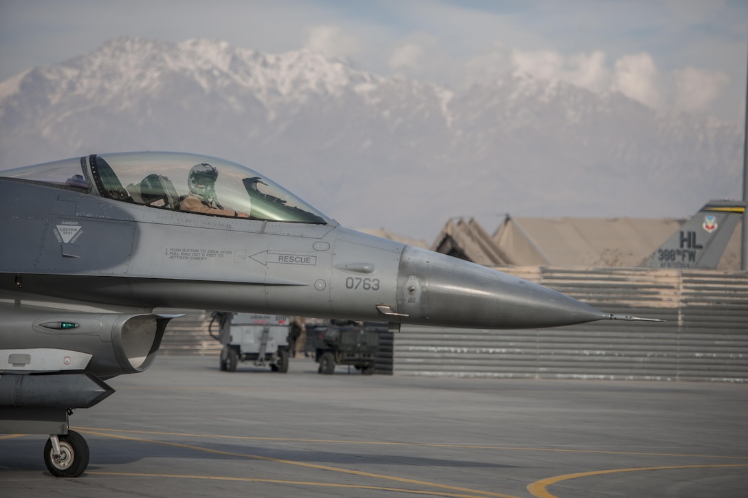 Air Force 1st Lt. Matthew Sanders taxis an F-16 Fighting Falcon aircraft before a combat sortie on Bagram Airfield, Afghanistan, Jan. 17, 2016. U.S. Air Force photo by Tech. Sgt. Robert Cloys