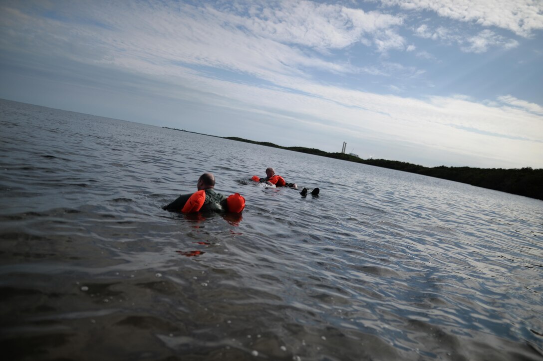Airmen participate in combat and water survival training on Homestead Air Reserve Base, Fla., Jan. 18, 2016. New York Air National Guard photo by Staff Sgt. Christopher S. Muncy